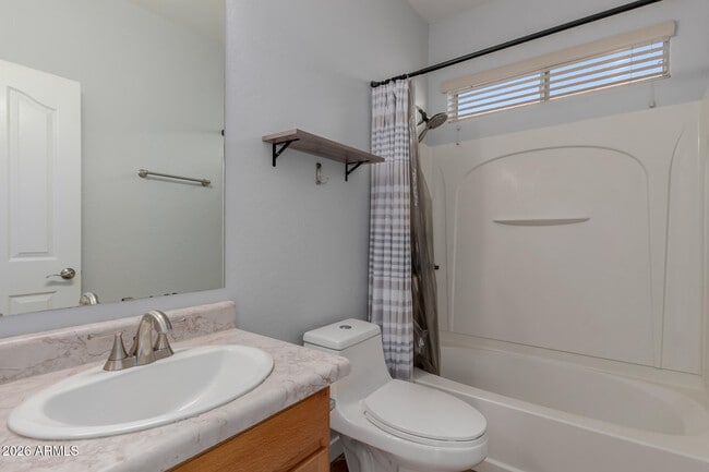 Building Photo - 144 W Campbell Ct