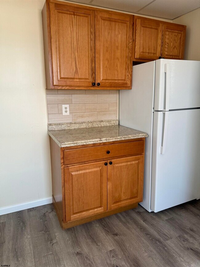 Building Photo - 6419 Ventnor Ave