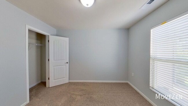 Building Photo - 104 Brier Crossings Loop