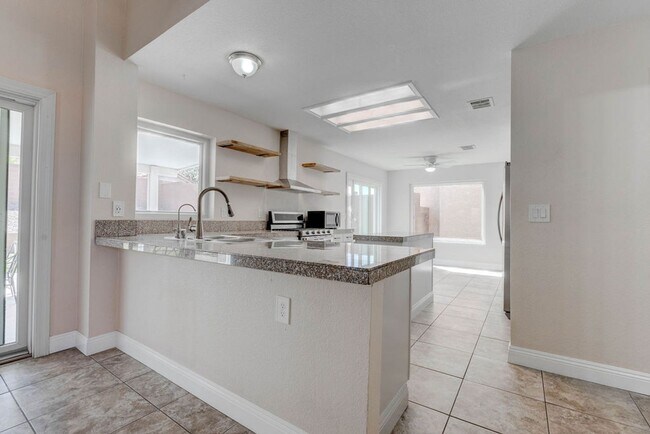 Building Photo - 26 Fantasia Ln