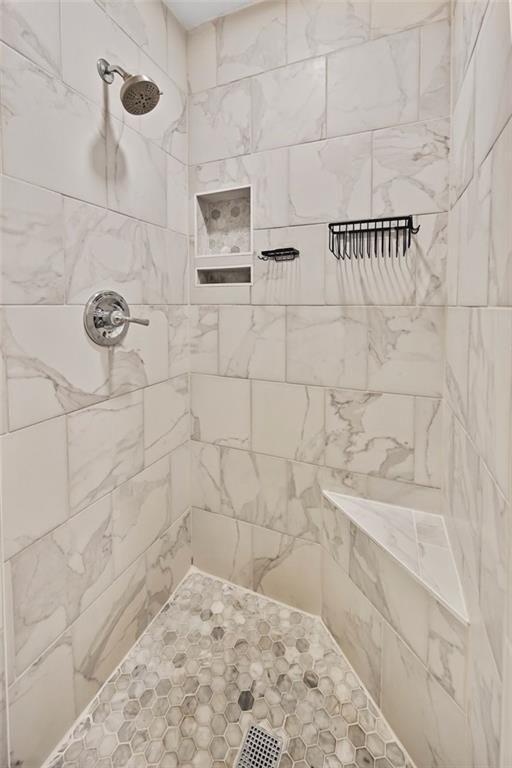 Building Photo - 11 Paces W Dr NW