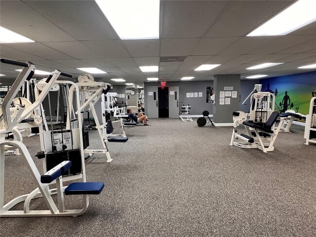 Building Photo - 200 Leslie Dr