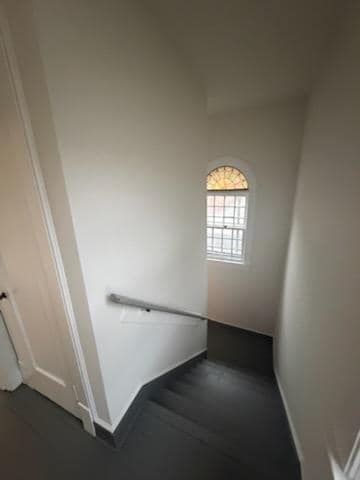 Building Photo - 256 Main St