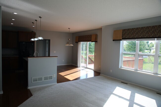 Building Photo - 16513 Dodd Ln