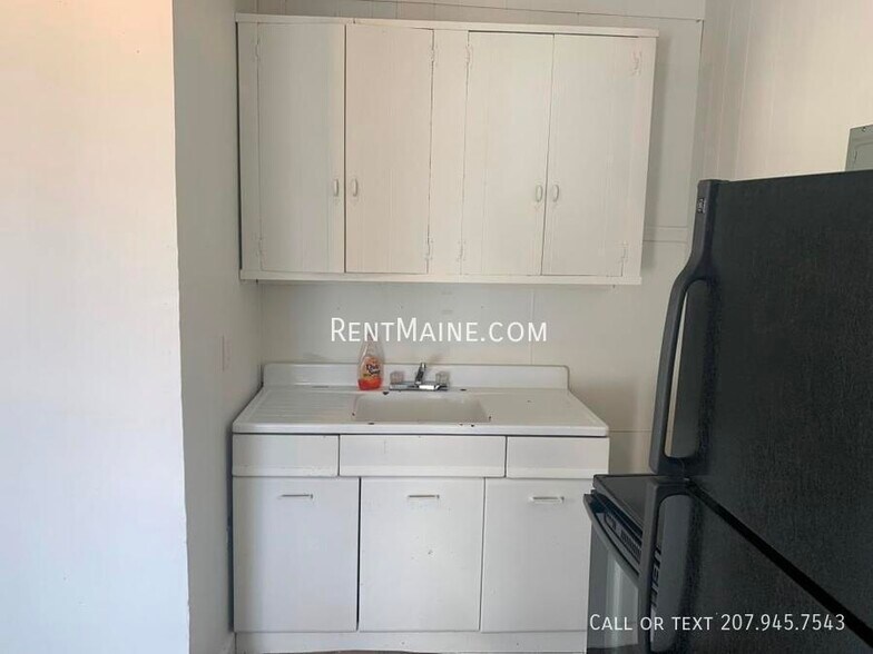 Building Photo - 97 Center St