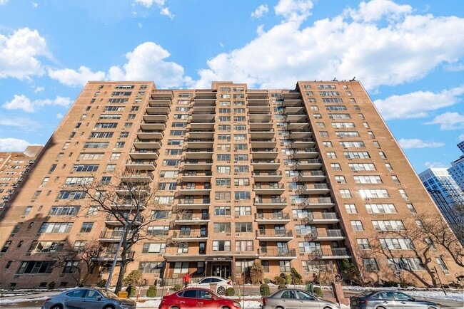 Building Photo - 10 Huron Ave