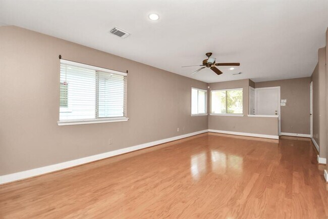 Building Photo - 5806 Sonoma Ridge
