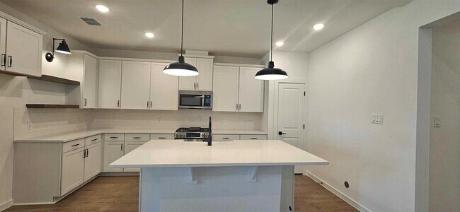 Building Photo - 8426 Tranquil Bay Ct