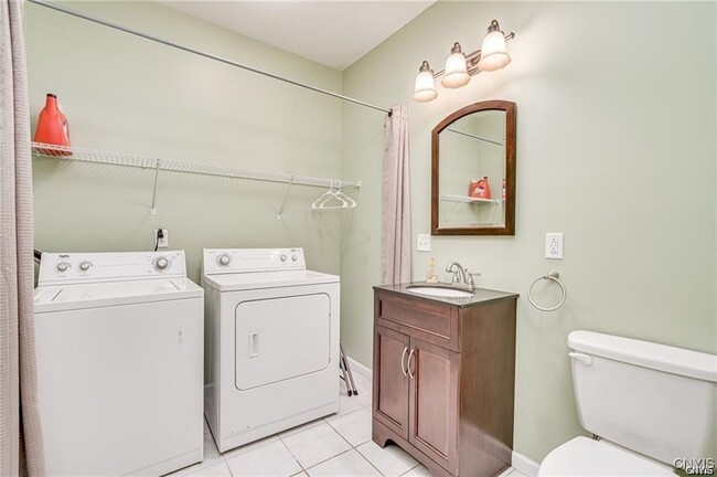 Building Photo - 26558 Andrew Dr