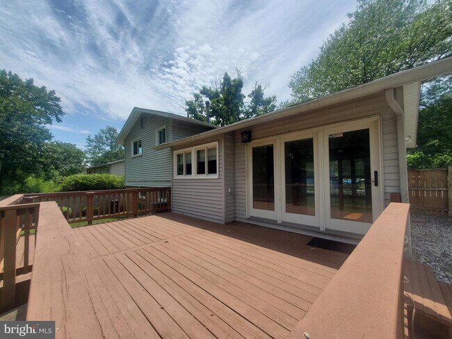 Building Photo - 4517 Mayfield Dr