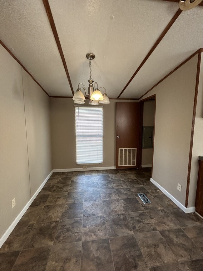 Building Photo - 40 Yoakum Cir
