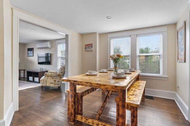 Building Photo - 181 Main St