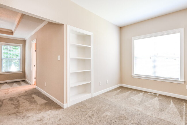 Building Photo - 29 Westcote Ln