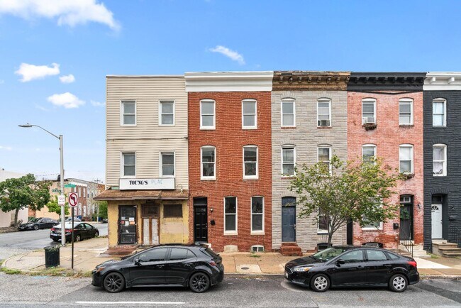 Building Photo - 2202 E Fayette St