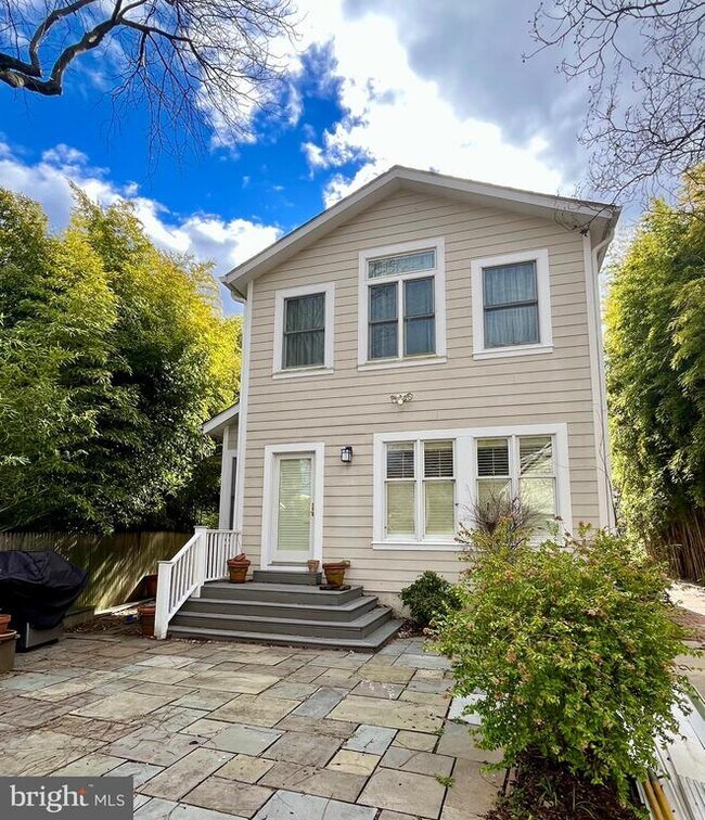 Building Photo - 1907 Luzerne Ave