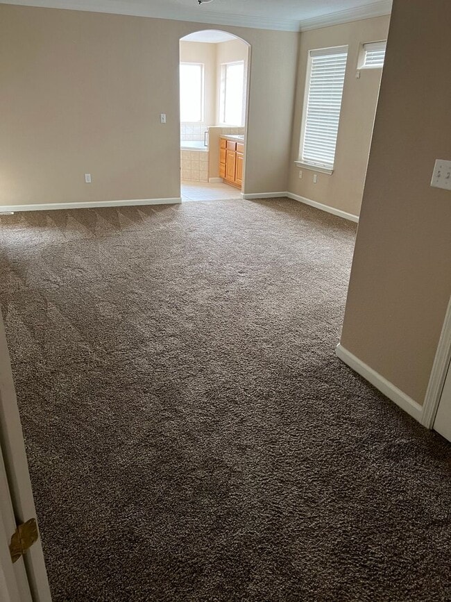 Building Photo - Golf Course home for rent, 1997 sqft, 3 be...