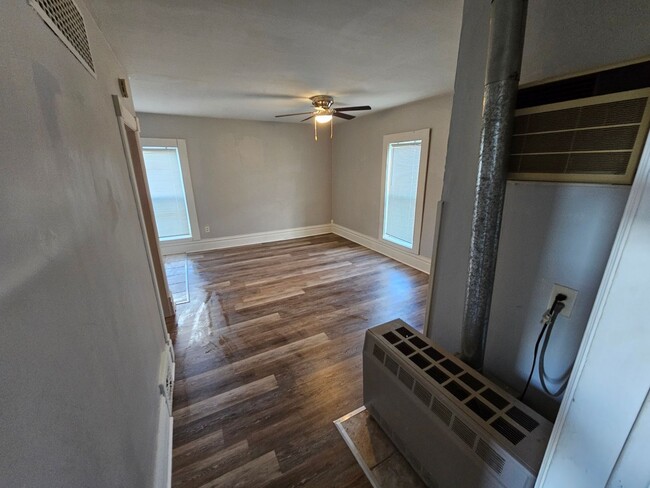 Building Photo - 34 E Anderson St