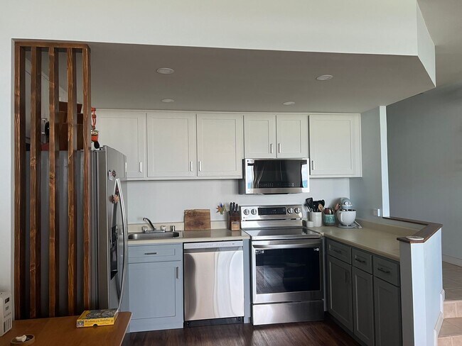 Building Photo - 3875 Lower Honoapiilani Rd