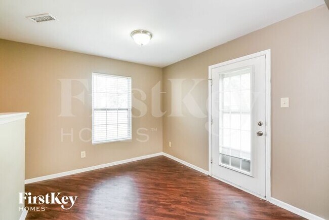 Building Photo - 1976 Breakwater Dr