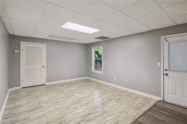 Building Photo - 2011 Chelton Way SE