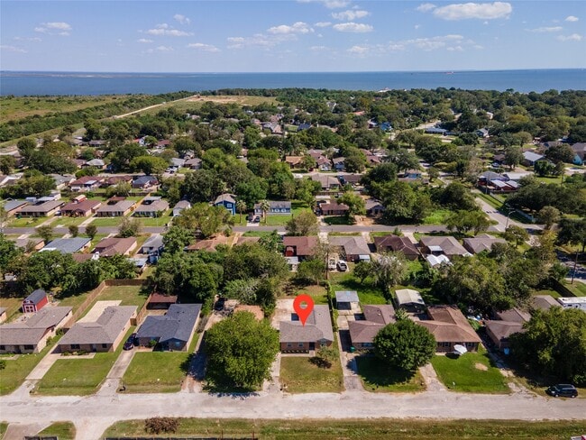 Building Photo - 4813 Cedar St