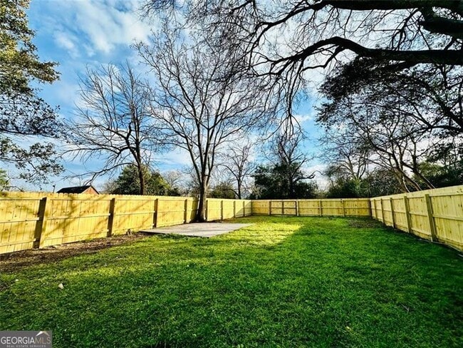 Building Photo - 1834 Walker St