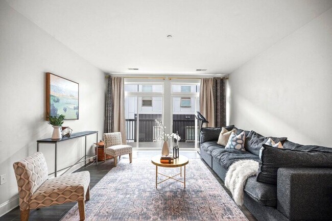 Building Photo - 1905 N Water St