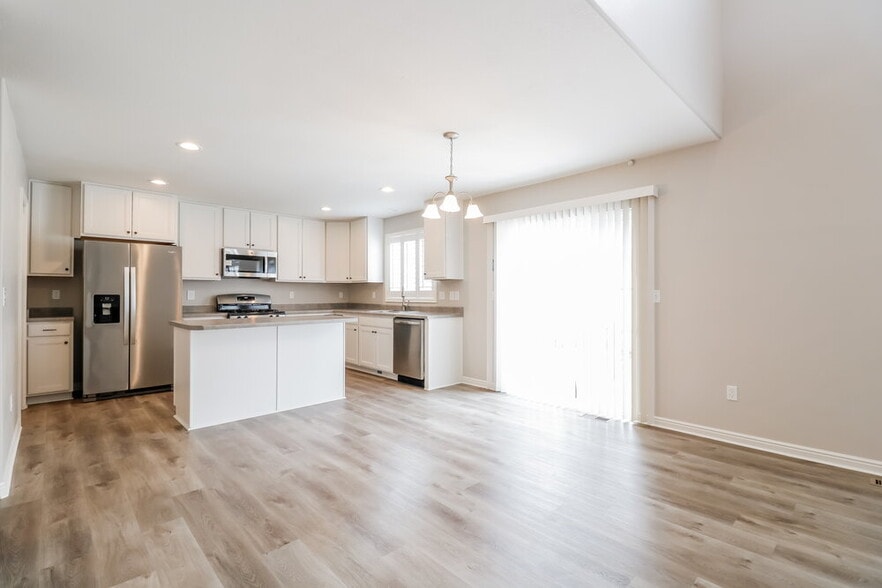 Building Photo - 3023 S Willow Creek Dr