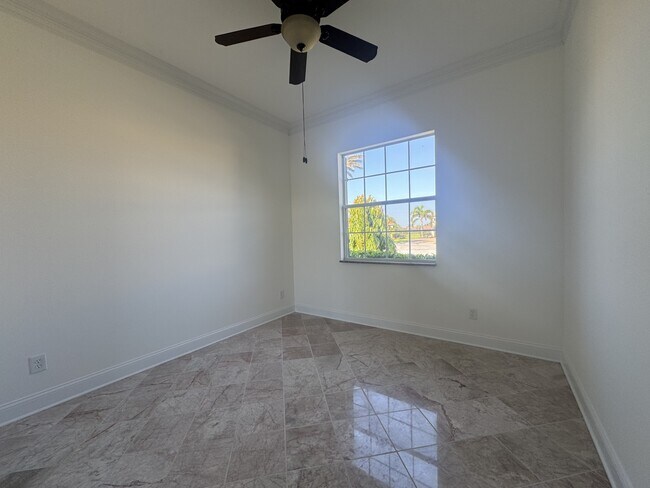 Building Photo - 333 Cipriani Way