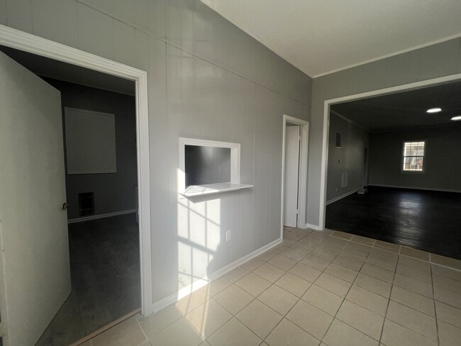 Building Photo - 932 Hatchie Ave