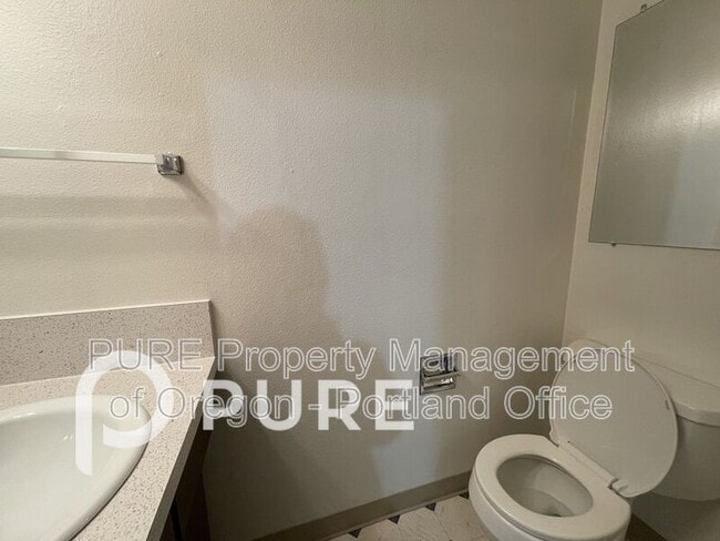 Building Photo - 2649 NE Wasco St