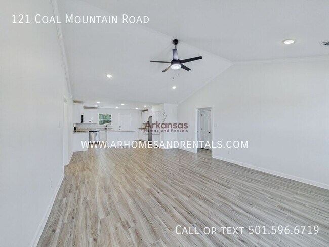 Building Photo - 209 Round Mountain Rd
