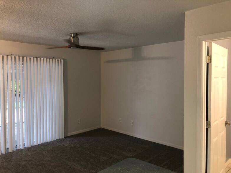 Building Photo - 804 E South St