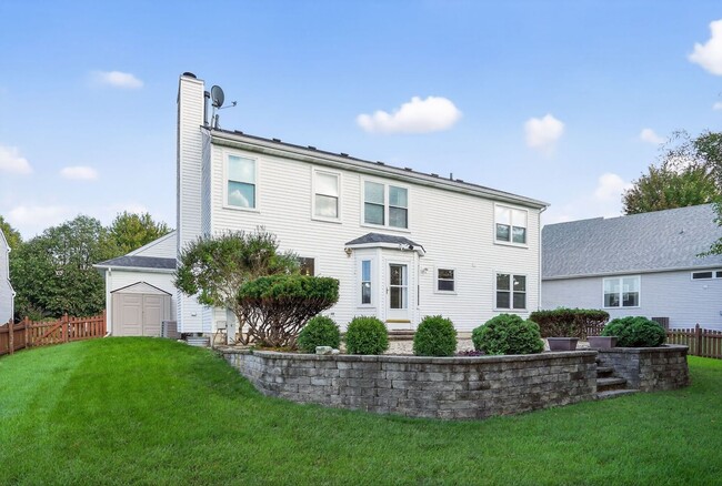 Building Photo - Spacious 4BR House in Oswego