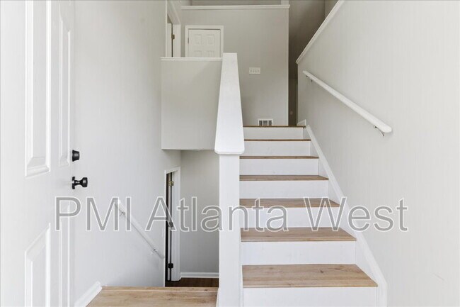 Building Photo - 5876 Old Wellborn Trce