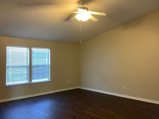 Building Photo - 94 Heathermere Drive