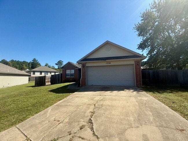 Primary Photo - 13706 Apple Glen Cove