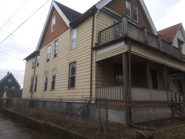 Building Photo - 1219-21 N 33rd St