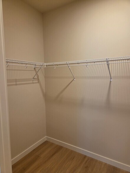 Building Photo - 5724 Wallwood Rd