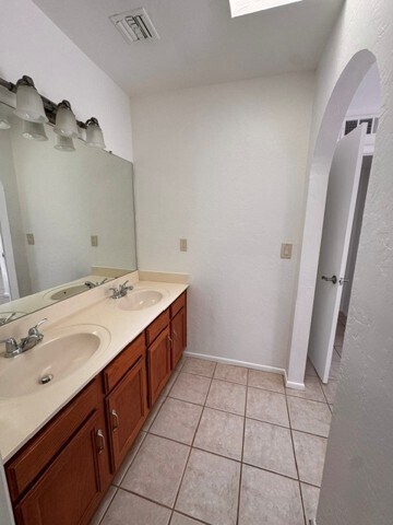 Building Photo - 16739 E Ashbrook Dr