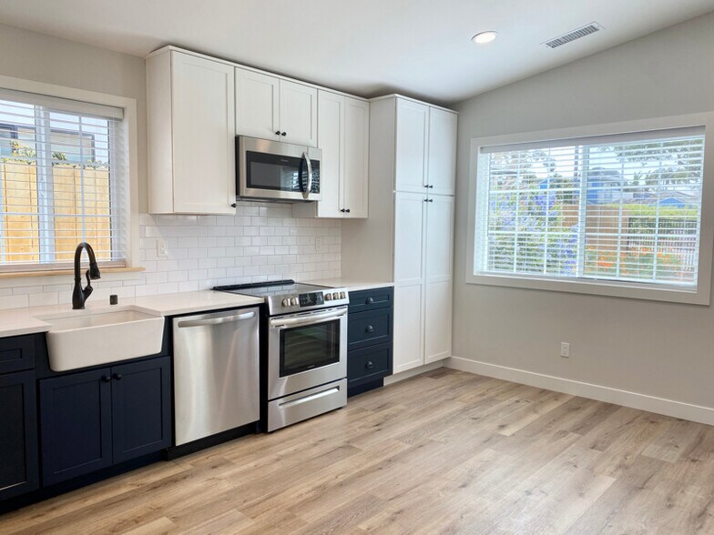 Building Photo - 1304 Basswood Ave