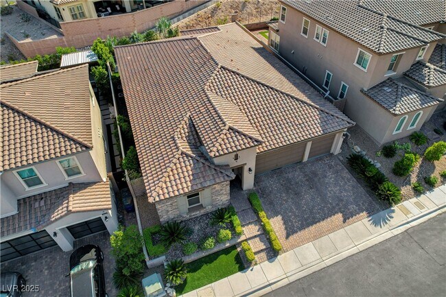 Building Photo - 3943 Reyes Ave