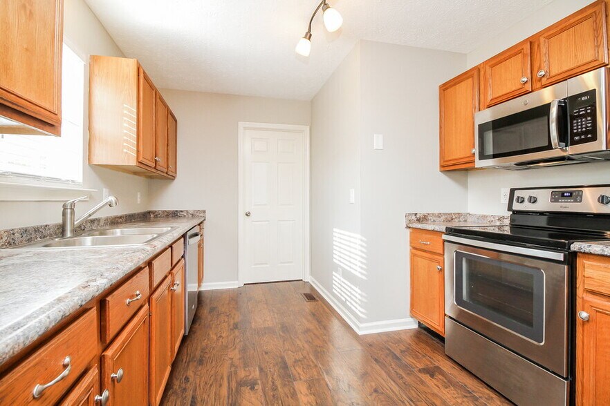 Building Photo - 2055 Gardendale Dr