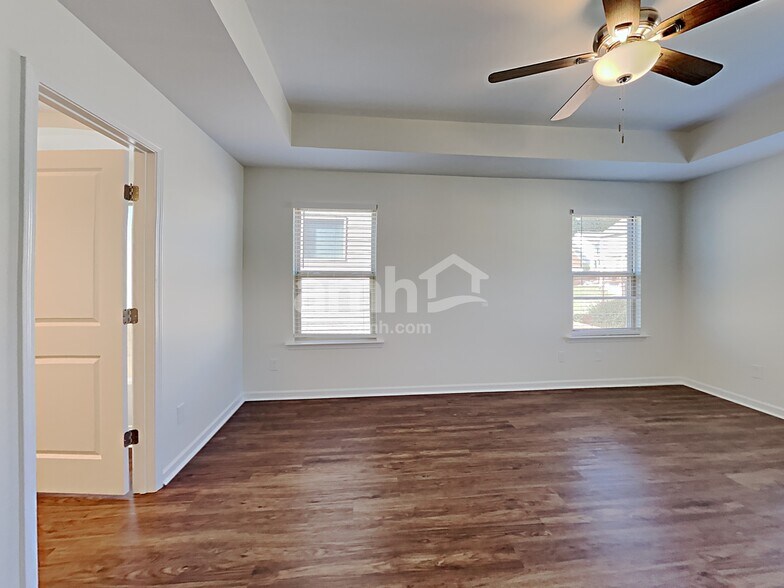 Building Photo - 3168 Altamont Ct S W