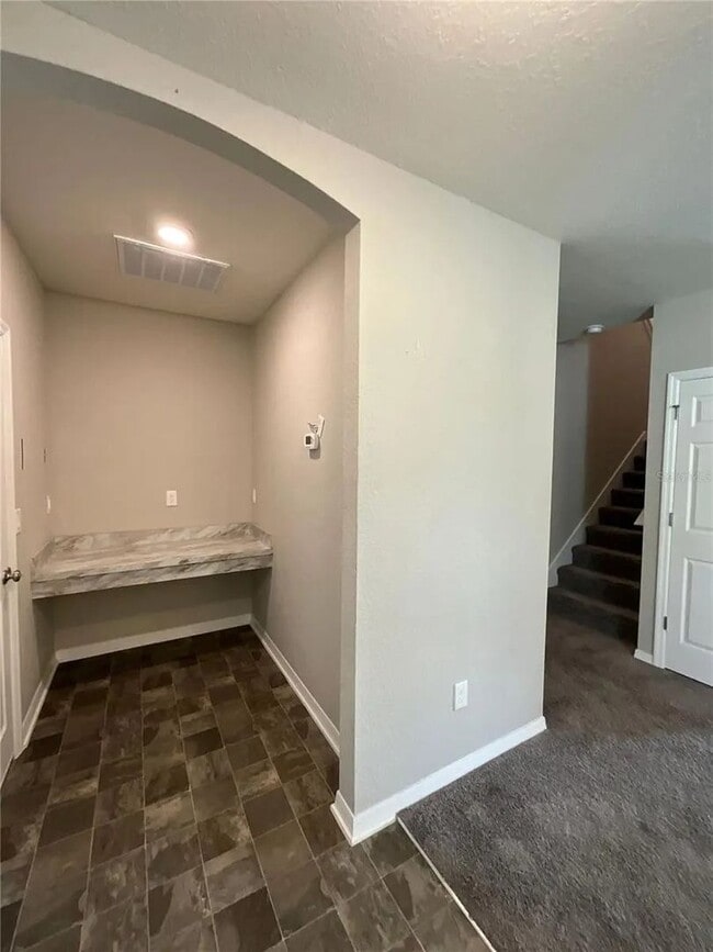 Building Photo - Summercrest 5 Bedroom, 3.5 bath