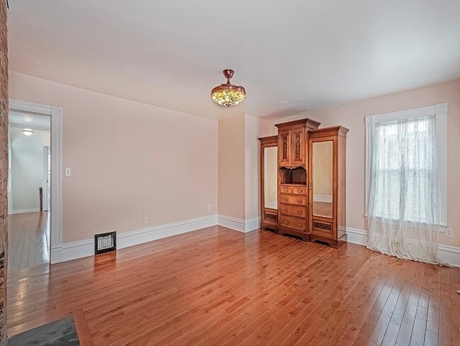 Building Photo - 130 Boroview Ave