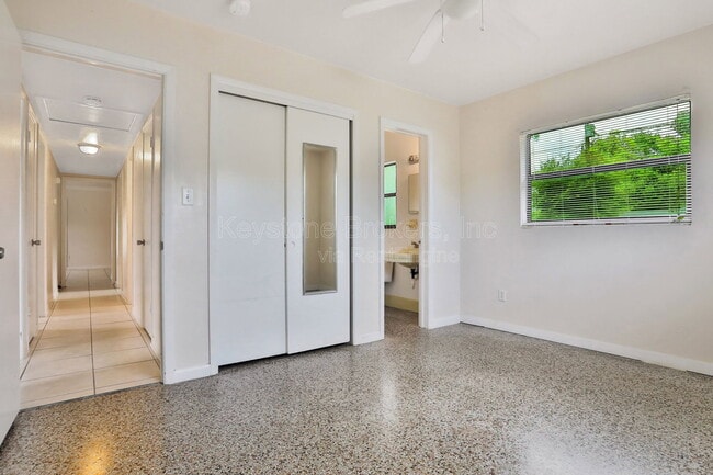 Building Photo - 2711 Aloma Ave