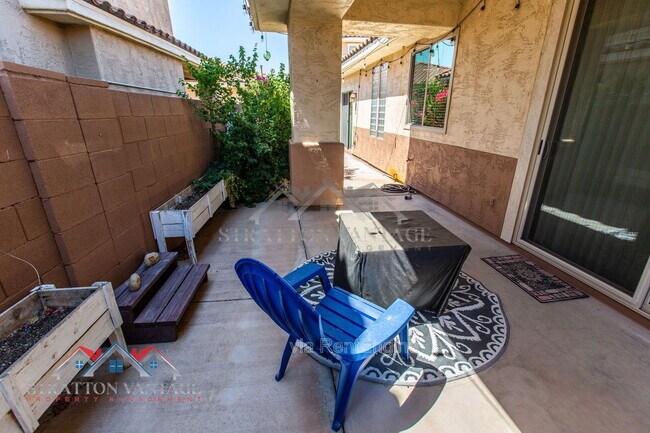 Building Photo - 13562 W Cypress St