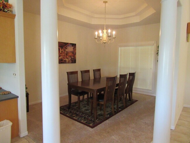 Building Photo - Osage Beach house for rent