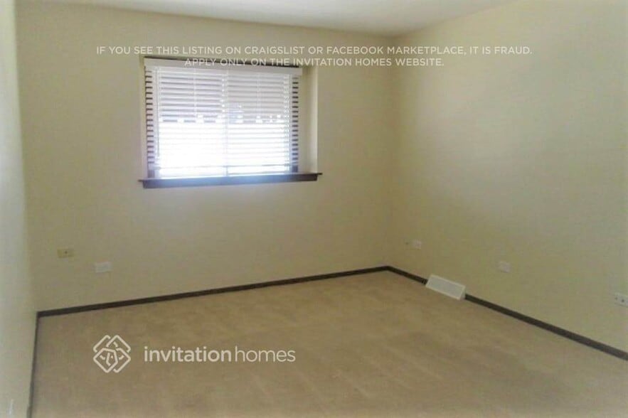 Building Photo - 22847 Redwood Dr